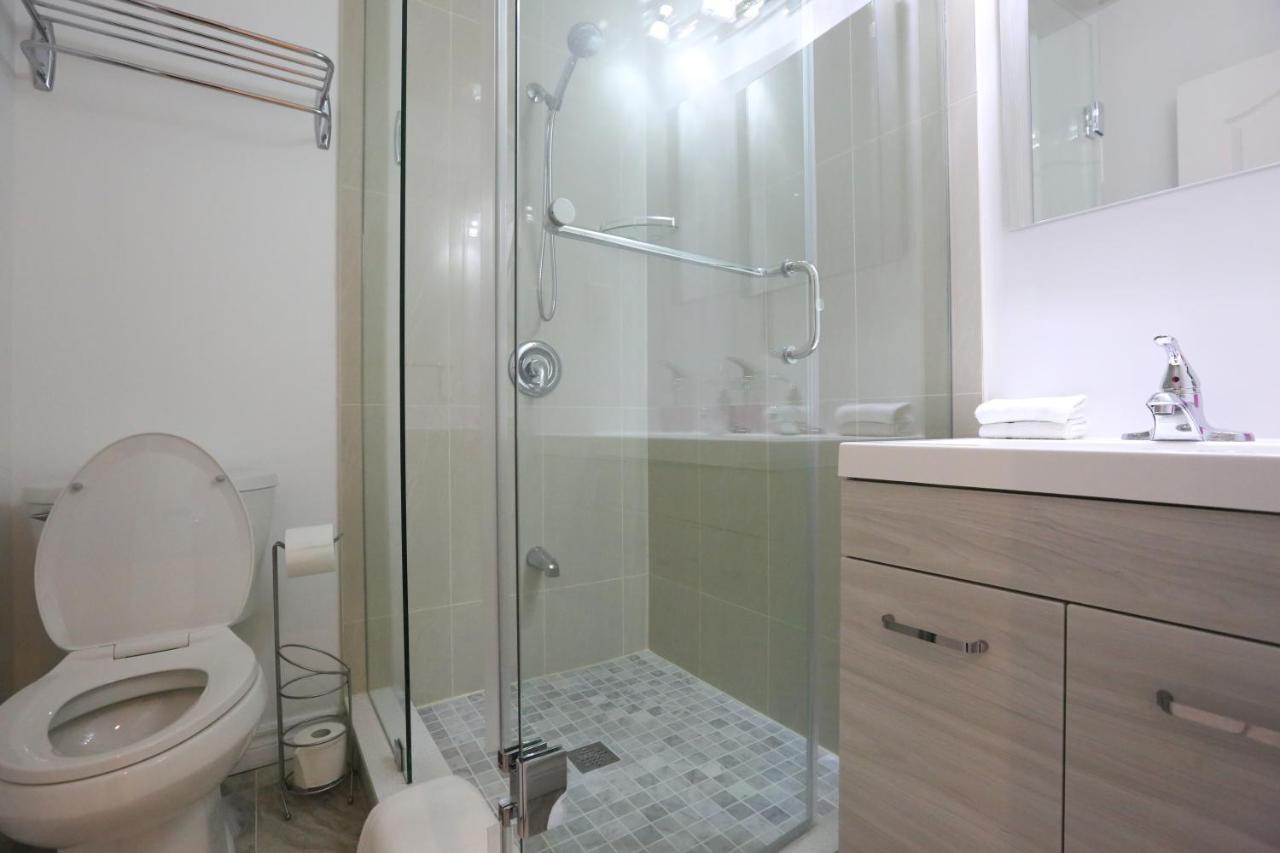 Ya Hua Pei Hotel Торонто Екстериор снимка