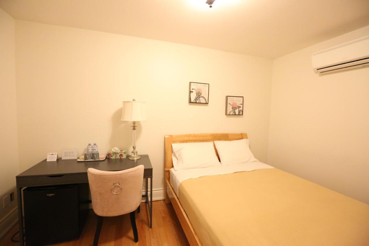 Ya Hua Pei Hotel Торонто Екстериор снимка