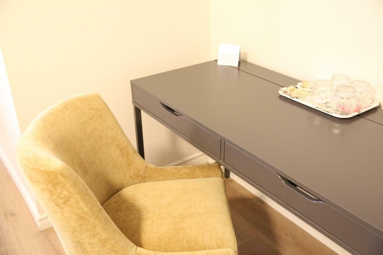 Ya Hua Pei Hotel Торонто Екстериор снимка